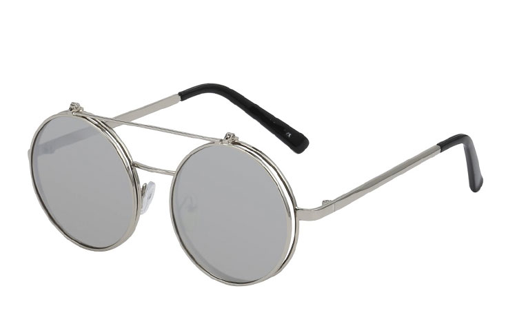 Stor rund brille  i sølvfarvet stel med klart glas uden styrke med flip up solbrille med sølvfarvet spejlglas.  | runde_solbriller