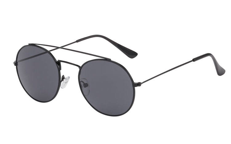 Fræk sort metal solbrille i rundt design med  | solbriller_maend