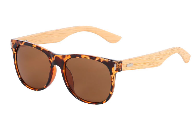 Træ solbriller / bambus solbriller i wayfarer design. Unisex solbrille til mænd og kvinder. | enkelt-klassisk-design