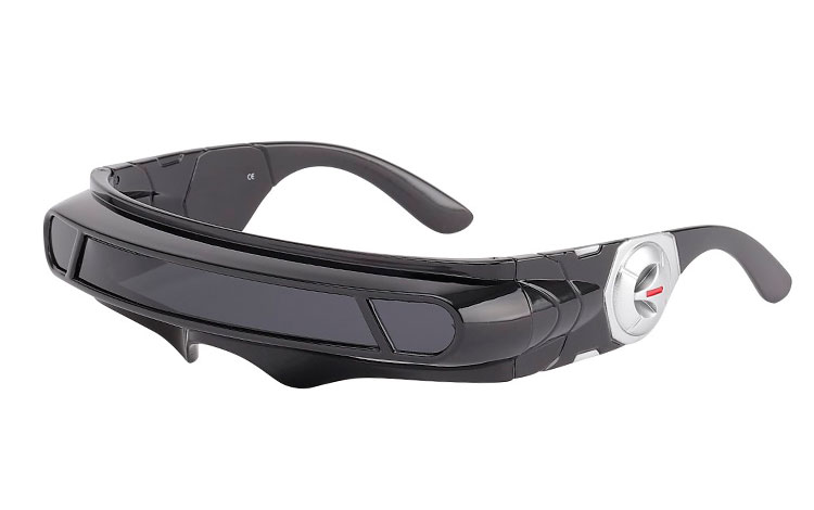 Sort Star Trek solbrille. Smalt design mørke glas og sølvfarvet  | festival-solbriller