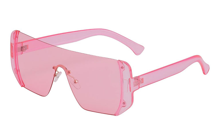 Fræk transparent oversized solbrille i lyserødt design. Stilen er kendt fra Marvelous Mosell fede Retro stil. Denne spacy model fås i 5 fantastiske gennemsigtige / transparente farver.  | festival-solbriller
