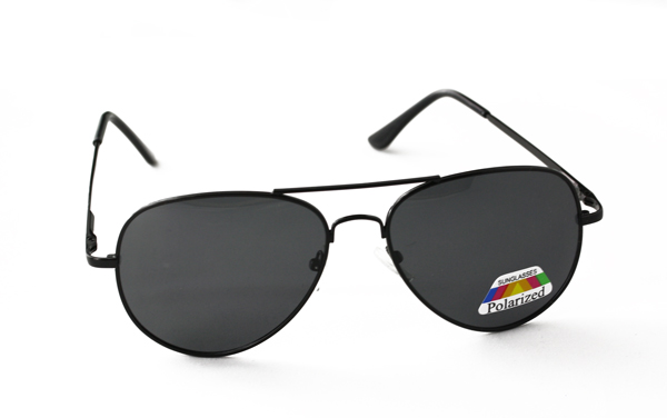 Polaroid pilot / aviator solbrille i klassisk sort design.   | solbriller_kvinder