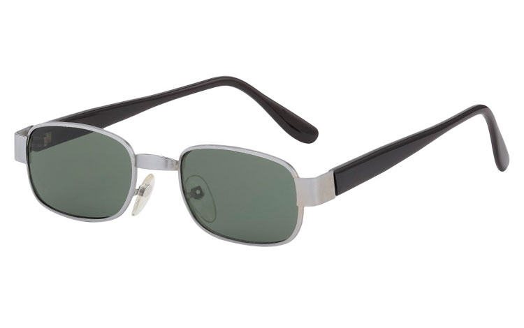 Firkantet solbrille i MAT sølvfarvet metal stel med grønlige glas - Design nr. s3567