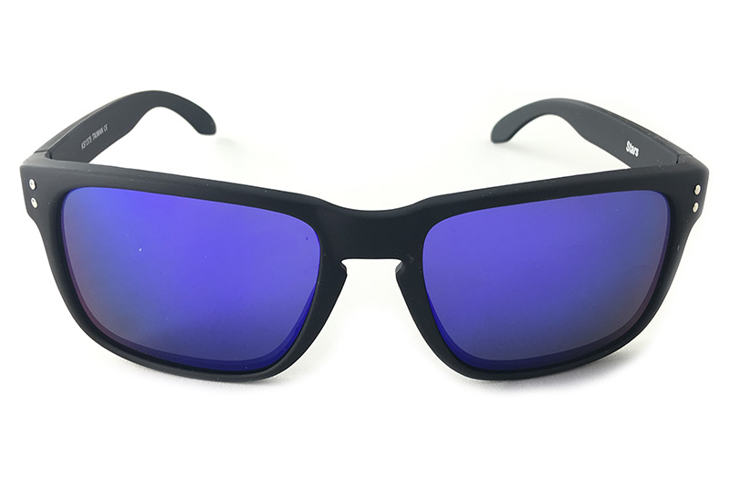 Maskulin herre solbrille, solbriller til mænd i mat sort stel med lilla spejlglas. | ski_racer_solbriller
