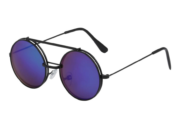 Sort rund metal brille med klart glas uden styrke med flip up solbrille i blålige changerende spejlglas. | billige-solbrille-nyheder
