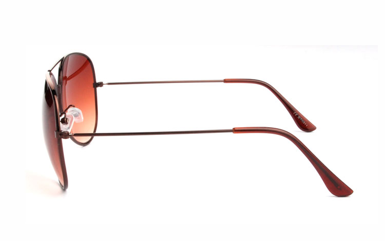 Aviator / pilot solbrille i mørk kobberfarvet metal stel med brune glas | enkelt-klassisk-design-3