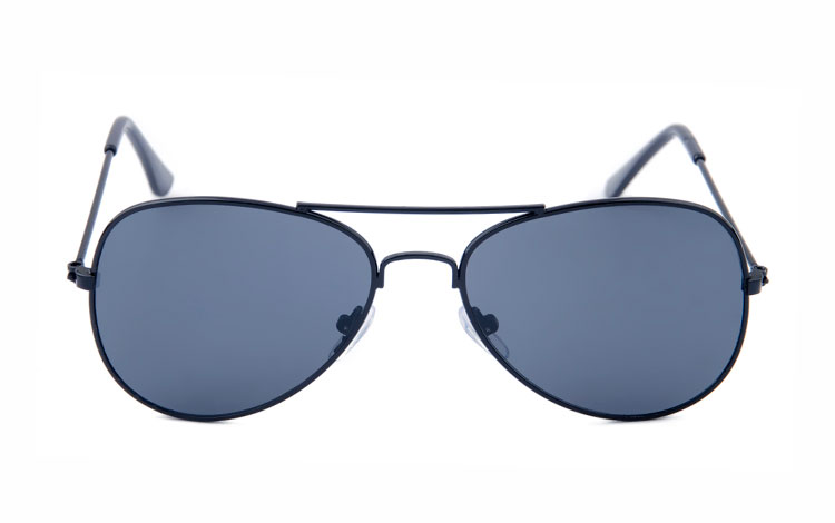 BÃ˜RNE Aviator solbrille i sort metal stel med mÃ¸rke glas | boerne_solbriller-2