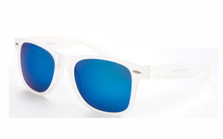 Wayfarer solbrille i mat halvgennemsigtig stel med spejlglas i blÃ¥lige nuancer | solbriller_maend