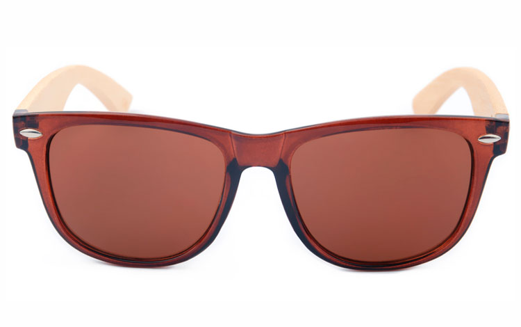 Wayfarer solbrille i brunt design med lyse bambus stænger | -2