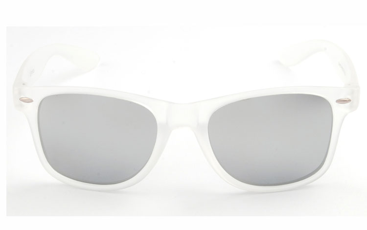 Wayfarer solbrille i mat halvgennemsigtig stel med sølvfarvet spejlglas | -2