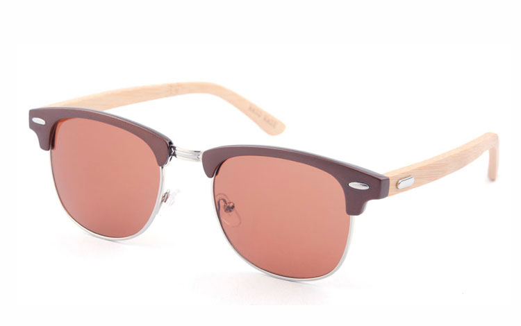 Clubmaster solbrille i brunt design med lyse bambus stænger. Unisex model til både kvinder og mænd | clubmaster