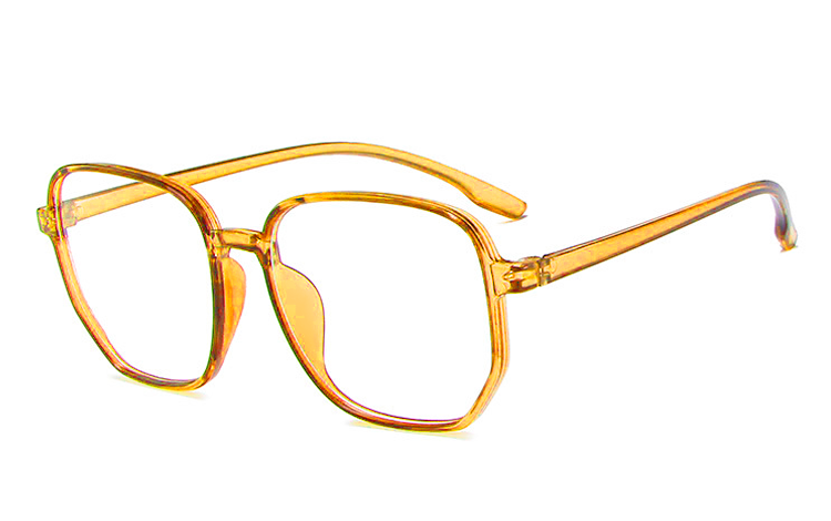  Brillens stel er transparent orange og har klart glas uden styrke. Brillens design er rundt og firkantet på en gang med et kantet look | klar_glas_briller