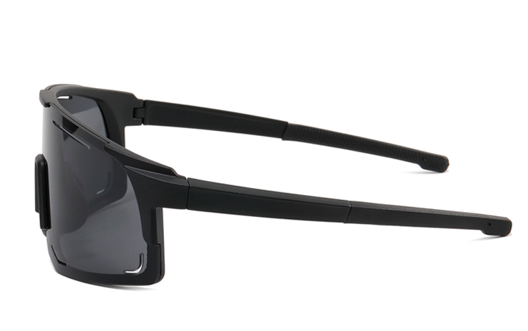 Sort sej hurtigbrille i maskulint design. Full frame stel der følger kurven på ansigtet. | oversize_store_solbriller-3