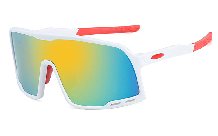 Kæmpe udvalg af sports solbriller som  matcher tidens hotteste solbrille mode lige nu. KØB I DAG | hurtig-brillen