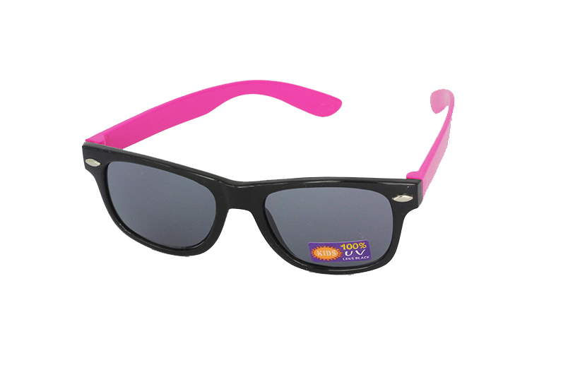 Smart solbrille til børn i sort og pink | wayfarer_solbriller
