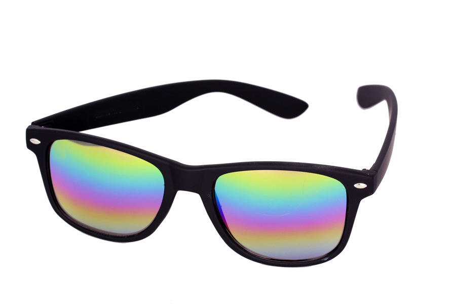 Stilsikker og moderne festival solbrille med regnbue spejlglas | festival-solbriller