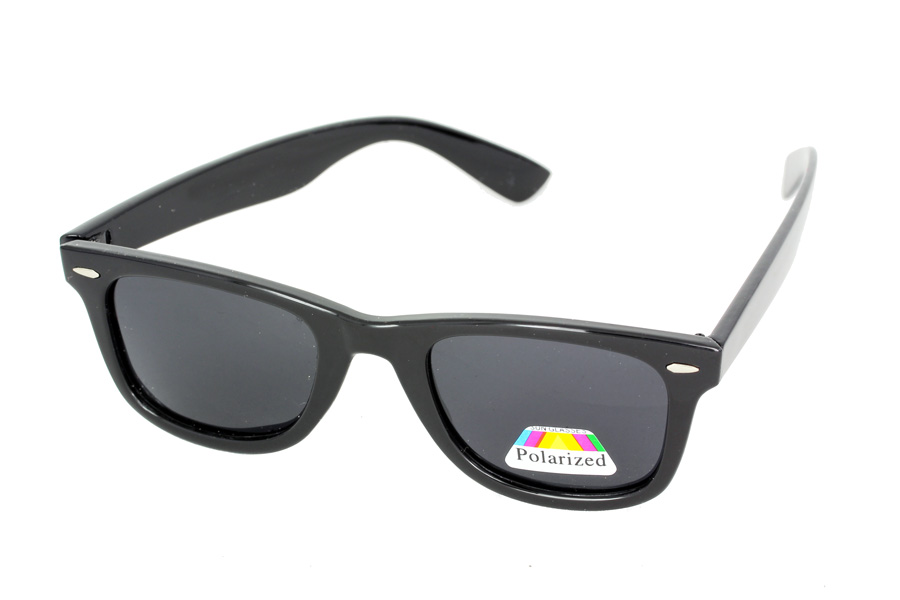 Sort polaroid solbrille i wayfarer design | 