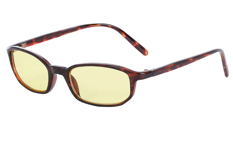 Smal solbrille i skildpadde/leopard-mørkebrun med gule linser. 2018 sommer modesolbrille | festival-solbriller