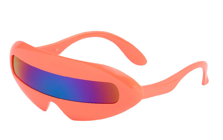 Orange Star Trek Solbrille. Denne model er ogsÃ¥ kendt fra Marvelous Mosell fede Retro stil. Orange stel med lilla-grÃ¸nne multifarvet glas. | 