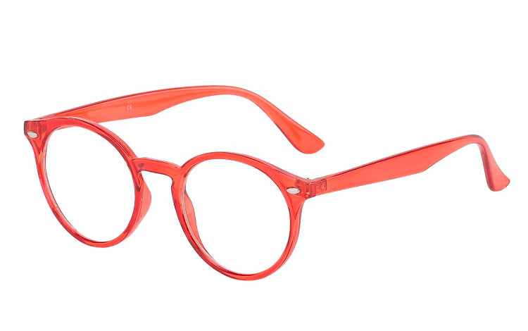 Rund brille med klart glas uden styrke i transparent rÃ¸dt stel. Brillen har klart glas uden styrke, sÃ¥ det er en smuk pynte brille til dig som ikke behÃ¸ves briller.  | billige-solbrille-nyheder