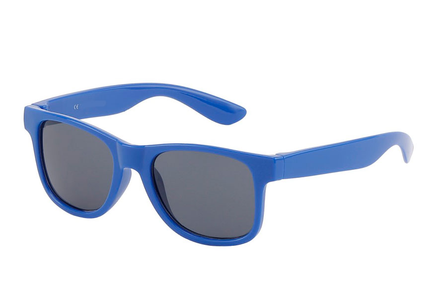 BØRNE solbrille i blåt enkelt wayfarer design. UV400 beskyttelse | search