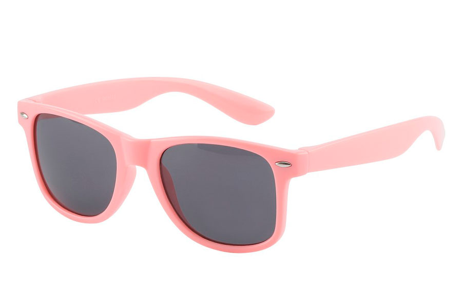 LyserÃ¸de solbriller i wayfarer design | wayfarer_solbriller