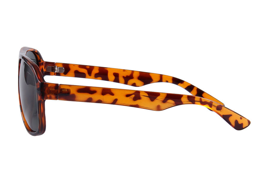 Aviator / dråbeformet solbrille med runde hjørner. Stellet er stærk kvalitet i skildpadde/leopard spættet  i flotte farve nuancer. | pilot_solbriller-3