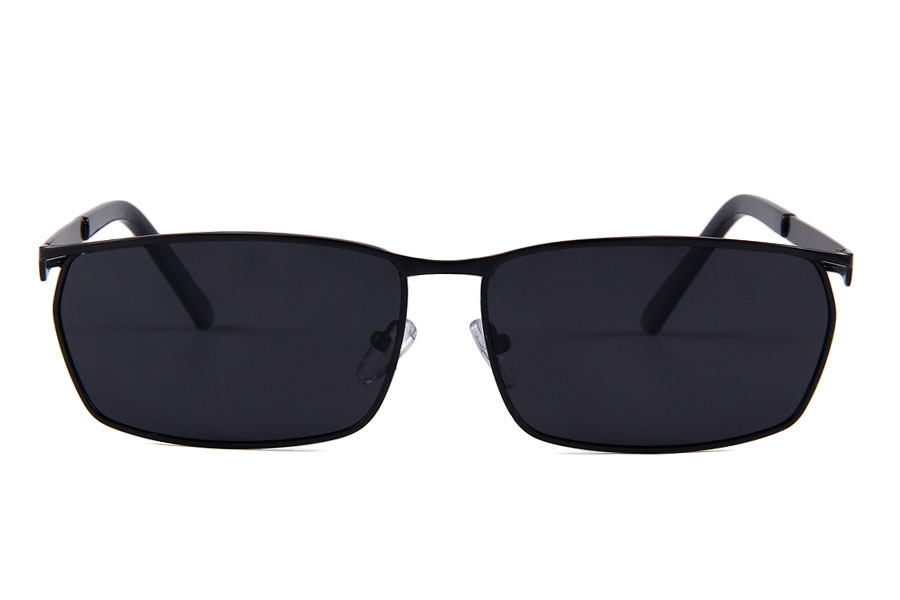 Alle skal have råd til solbrillemode. Derfor denne smarte sorte herre solbrille i lækkert design. kun 139 kr. | solbriller_maend-2