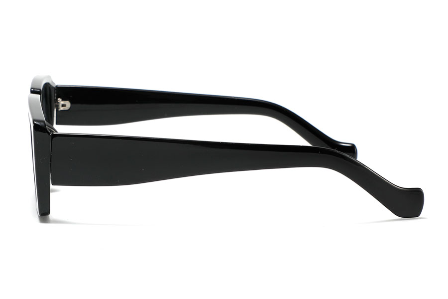 Denne solbrille er sommeren hotteste mode. Aflang firkantet design. Unisex model kan bruges af alle. | solbriller_kvinder-3