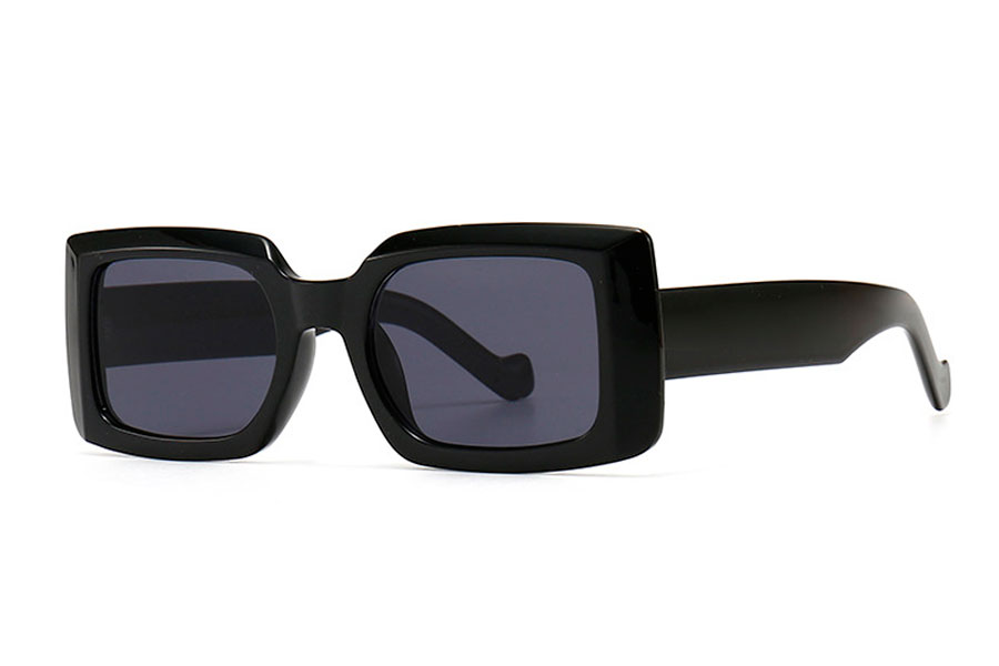 Solbrille som vi kender den fra de fleste, helt store modehuse og fra tidens stil ikoner som bla. Audrey Hepburn, Grace Kelly og Jackie Kennedy | solbriller_kvinder