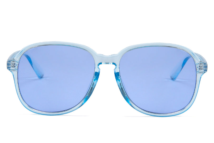 Stellet er blå transparent med blå glas. Tidens stil ikoner som bla. Audrey Hepburn, Grace Kelly og Jackie Kennedy | runde_solbriller-2
