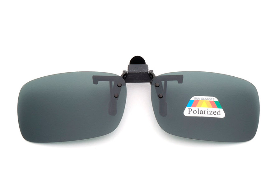 Polaroid clip-on solbrille med grÃ¸n-sorte glas i aflangt design. | clip-on-solbriller