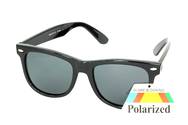 Polaroid solbriller i det klassiske wayfarer design. Sort stel. | populaere_solbriller