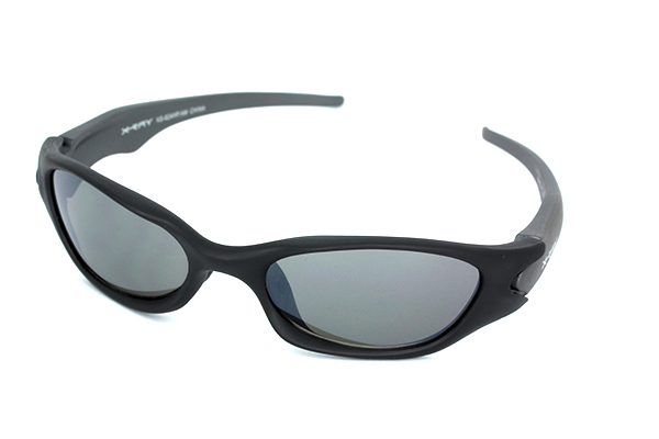 Sporty solbrille til mænd i sort med mærket X-ray  | 