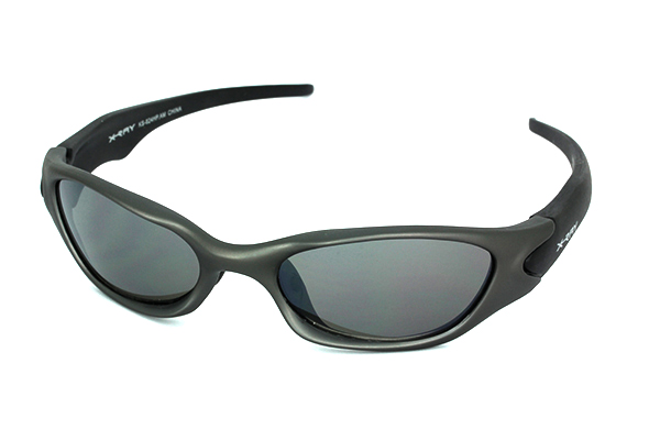 Sports solbrille i gråt design til mænd med mærket X-ray. Danmarks billigeste hurtigbrille | billige_solbriller_tilbud