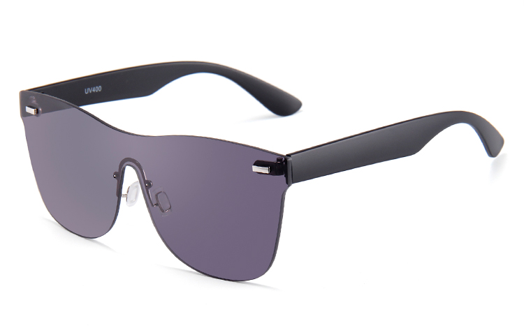 Flad one piece solbrille med mørke sorte glas - Design nr. 4440