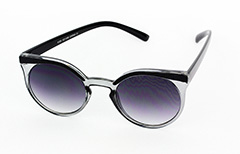 Rund solbrille i smokey med sort kant - Design nr. 1021