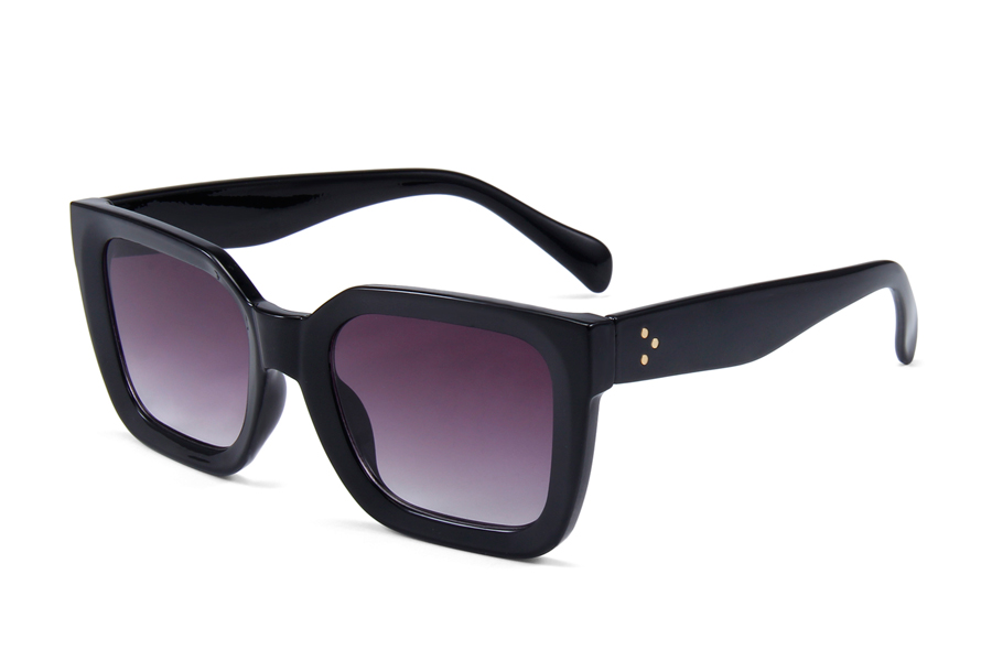 Stor fashion solbrille i stort bredt og kraftigt design. - Design nr. s3895