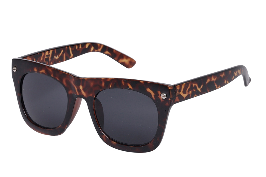 Mørkebrun solbrille i kraftigt design - Design nr. s3961