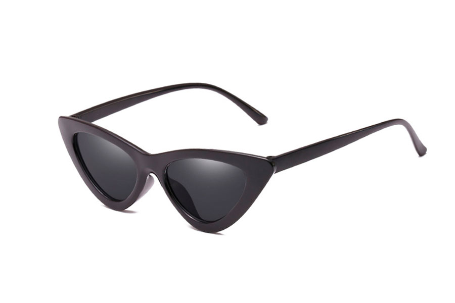 Sort solbrille i det ikoniske Cat-Eye design - Design nr. s4145