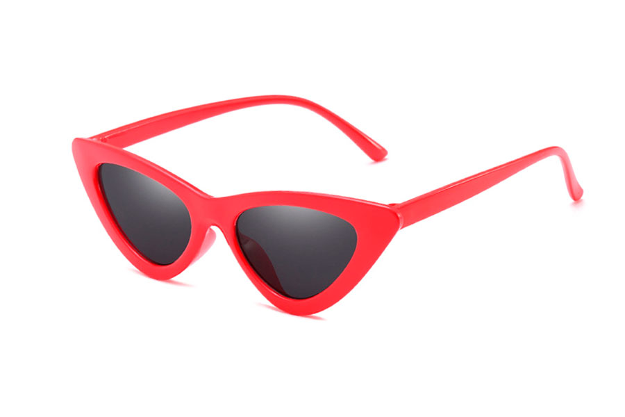 Rød solbrille i det ikoniske kantede Cat-Eye design - Design nr. s4146