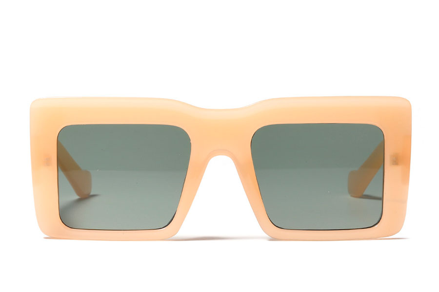 Stor firkantet solbrille i smokey-transparent i lys abrikos  - Design nr. 4232