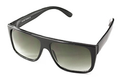 Sort macho solbrille i enkelt design - Design nr. s909